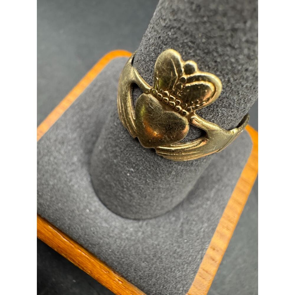 Vintage Solid 9k Yellow Gold Claddagh Ring Irish English Size 9.5 - Picture 4 of 11